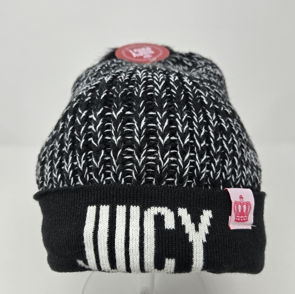 NWT JUICY COUTURE BLACK & WHITE POM POM BEANIE HAT KNITWEAR WOMEN OS CROCHET - Picture 2 of 13